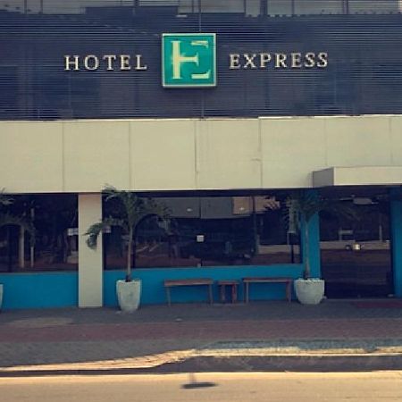 Hotel Express - Leva E Busca No Aeroporto Gratis 24 Horas วาร์เซีย กรานเด ภายนอก รูปภาพ